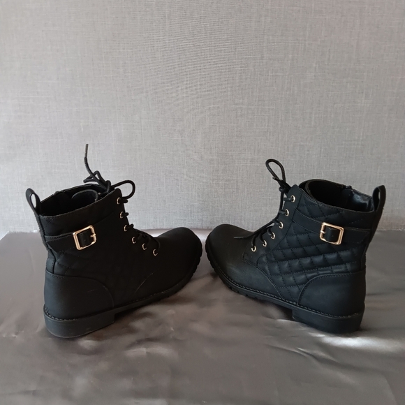 Place Black Boots Size 6 Y2K Grunge Hipster Motorcycle Biker Combat Gold Zip Lac - Picture 8 of 17